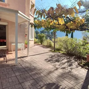 Appartement Bas De T3 - Calme Et Vue Panoramique, Le Revest-le-Eaux