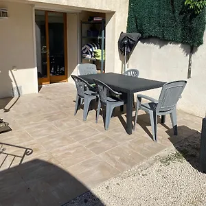 Appartement Ravissant Studio Au Centre De Les Pin Proche Marseille, Aix, Toulon, Plages, Cuges-les-Pins
